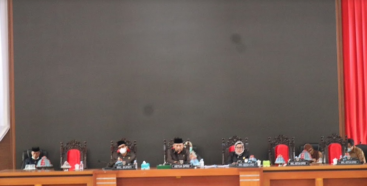 Rapat Paripurna DPRD, Setujui 2 Ranperda  Untuk Ditetapkan Sebagai Peraturan Daerah