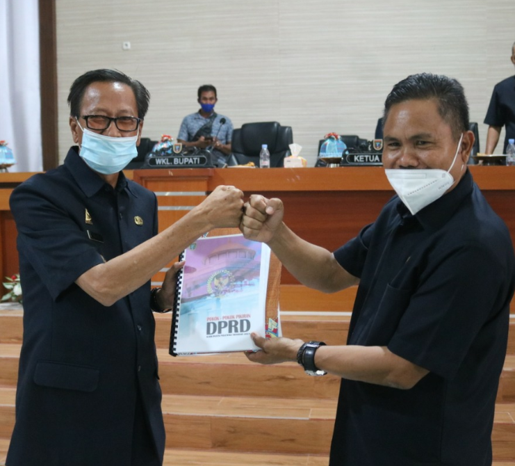 DPRD Resmi Serahkan Dokumen Pokok-pokok Pikiran Kepada Pemkab Polewali Mandar