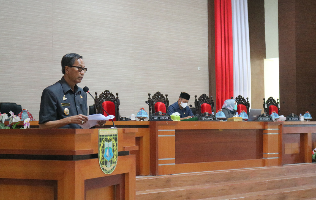 Wabup H.M Natsir Rahmat Sampaikan Tanggapan Bupati atas Pandangan Fraksi-Fraksi DPRD 