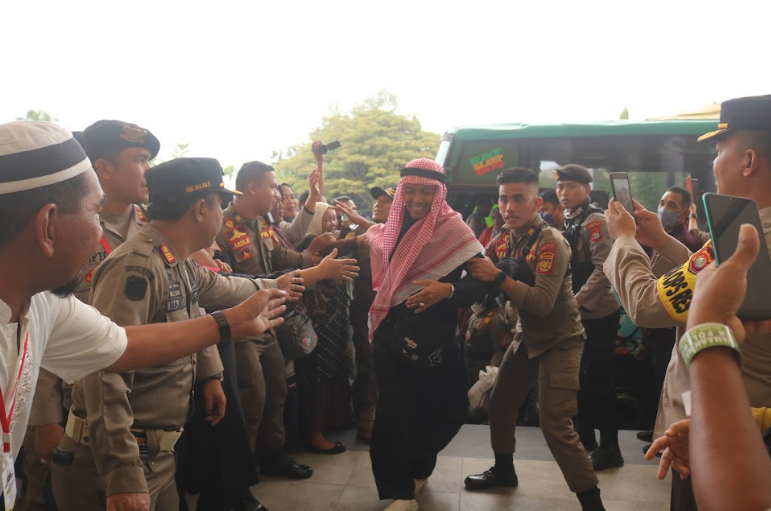 385 jemaah Haji Kabupaten Polman 2023 Tiba dengan Selamat